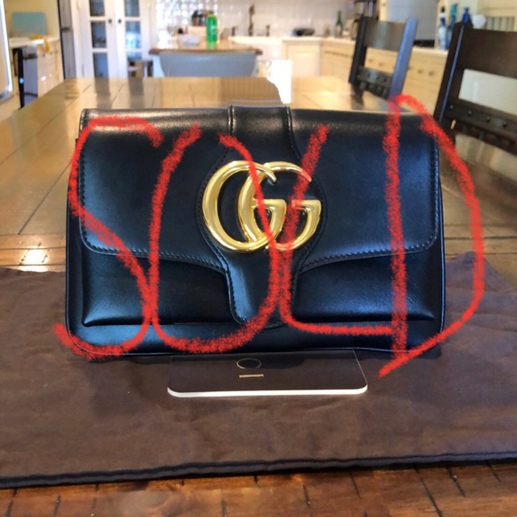 SOLD πΊπΈπΌ Gucci Arli shoulder/crossbody small - Picture 1 of 12